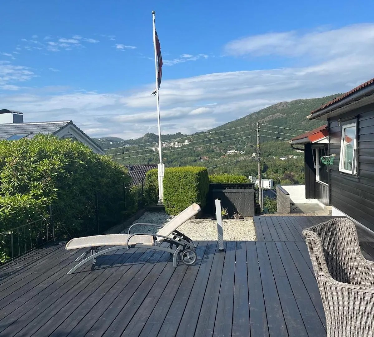 Modern detached house by the mountains & sea Villa Bergen
