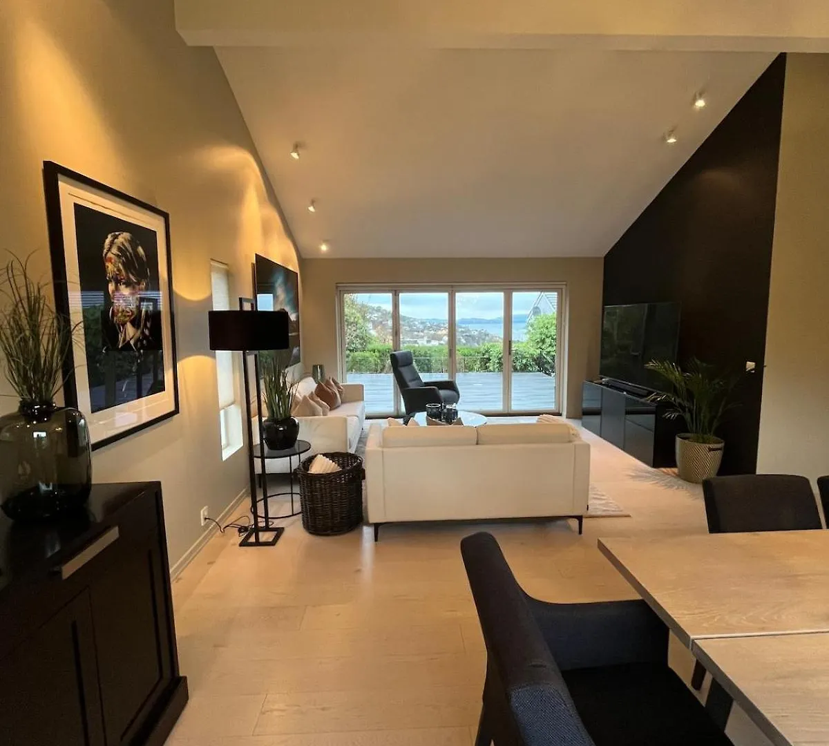 Modern detached house by the mountains & sea Villa Bergen