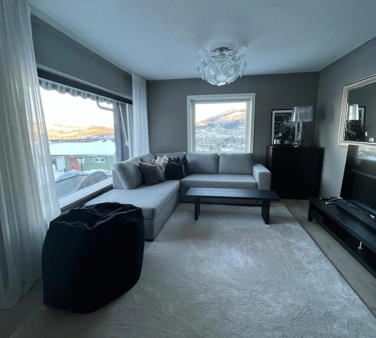 Modern detached house by the mountains & sea Villa Bergen